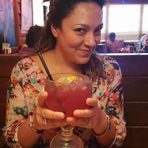 Meet your Posher, Rena